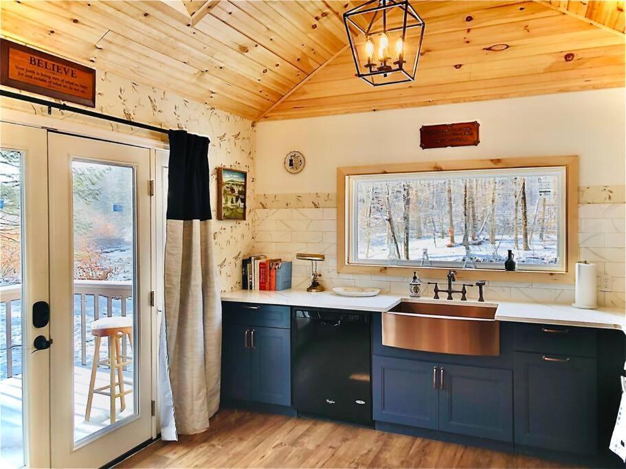 Charming 120-Year-Old Farmhouse By The Creek. Starlight Екстериор снимка